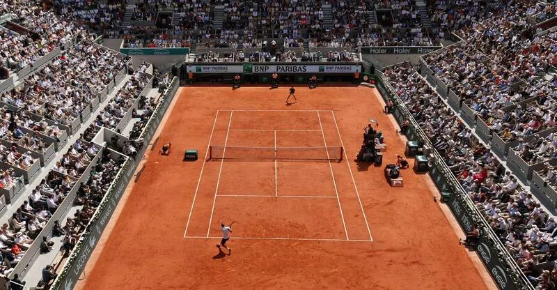 Roland Garros Open sở hữu lịch sử lâu đời, không khí Pháp thanh lịch và sức hút bền vững qua nhiều thế hệ.