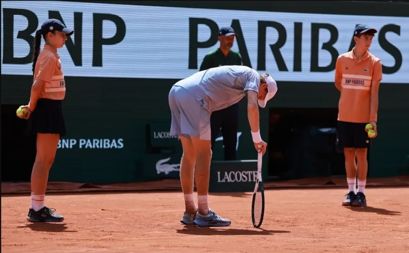 Roland Garros Open đòi hỏi nền tảng thể lực cao vì các pha bóng dài, di chuyển nhiều và áp lực kéo dài qua từng vòng.