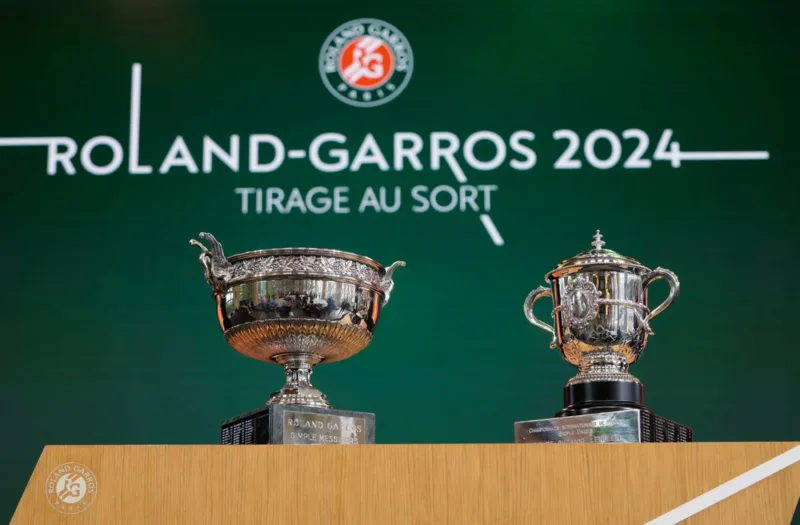 Roland Garros Open là giải Grand Slam sân đất nện danh giá, diễn ra tại Paris và thu hút người yêu tennis toàn cầu.