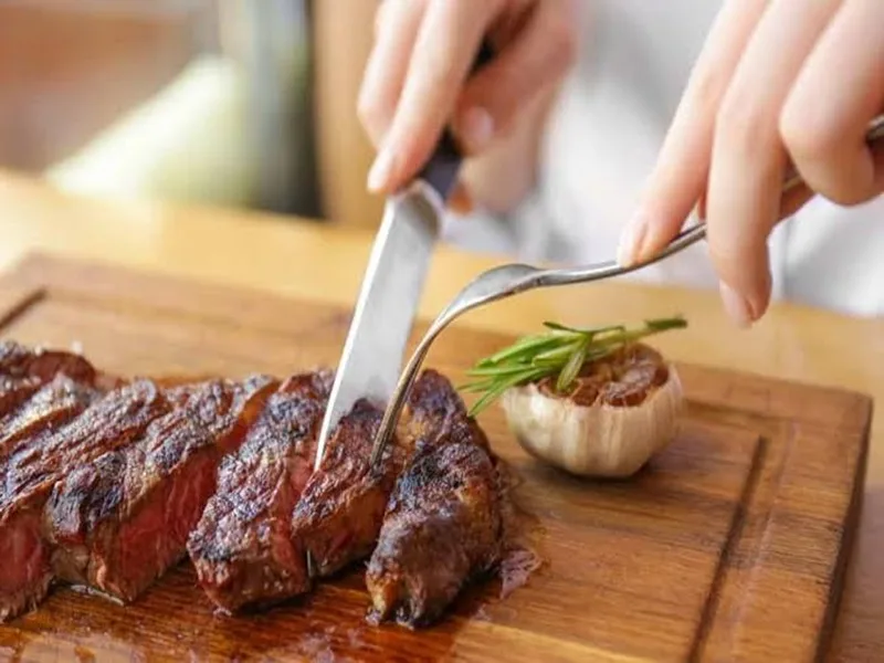 Ăn thịt bò nhiều có tốt không? – Lợi ích, tác hại và cách ăn hợp lý